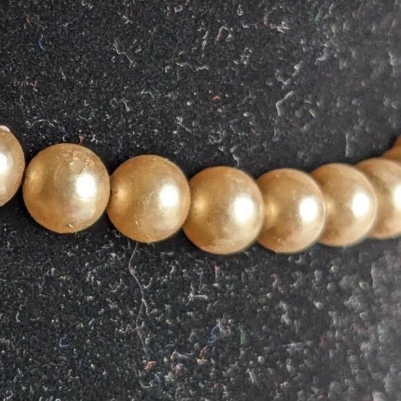 Faux Pearl Choker Necklace Antique Ivory Color - Picture 6 of 8